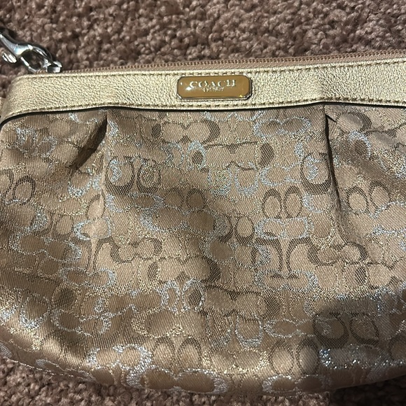 Coach wristlet - Picture 2 of 6